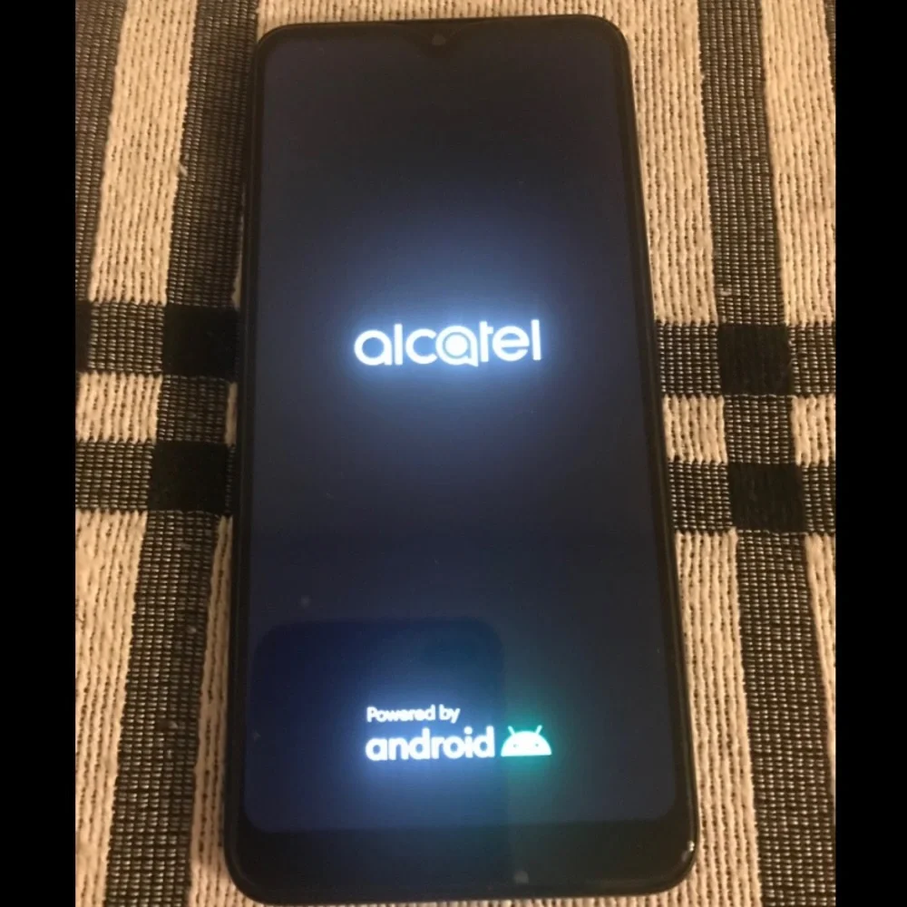 Lively Smart 3~Smartphone For Seniors & Accessories